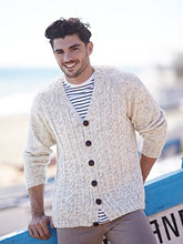 Load image into Gallery viewer, Hayfield 12 Favourite Aran Knits Book 519