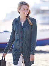 Load image into Gallery viewer, Hayfield 12 Favourite Aran Knits Book 519