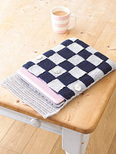 Load image into Gallery viewer, Sirdar Crochet Home - Book 484