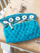 Load image into Gallery viewer, Sirdar Crochet Home - Book 484