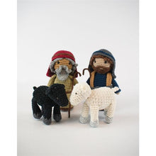 Load image into Gallery viewer, SIRDAR BEST EVER CHRISTMAS KNIT AND CROCHET BOOK - BOOK NO. 565