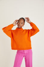 Load image into Gallery viewer, Hayfield Pattern 10590