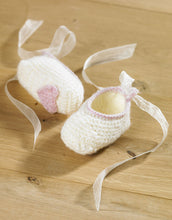 Load image into Gallery viewer, Sirdar The Baby Crochet Book Design No .411
