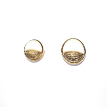 Load image into Gallery viewer, Gold/White Oval Button -  (15mm/20mm)
