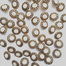 Load image into Gallery viewer, Gold Heart Button (18mm)

